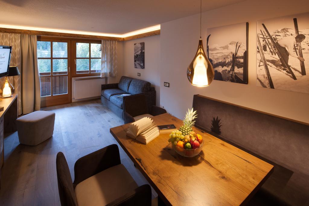 Suite Balcony,686698128:JPEG