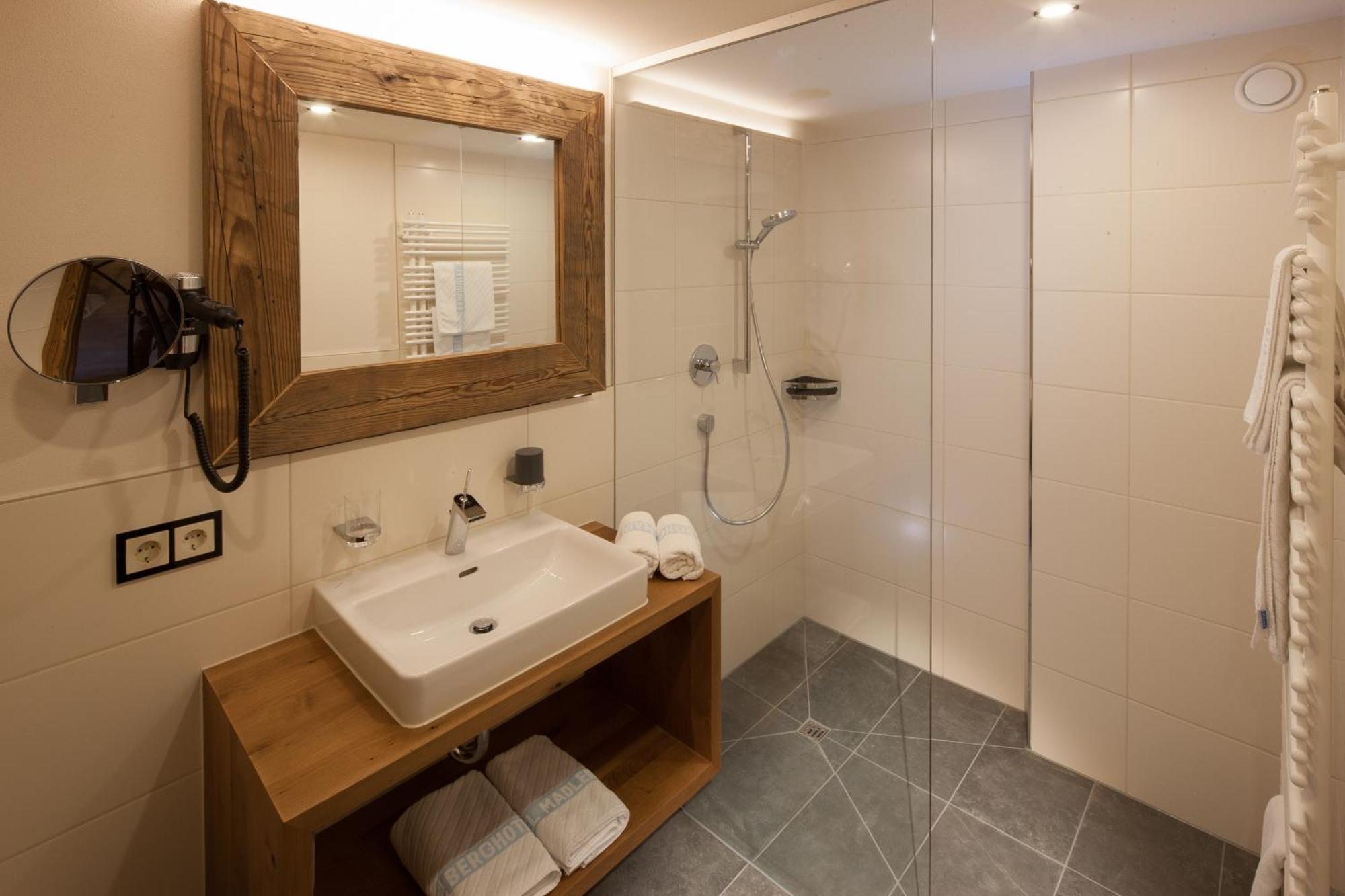 Superior Double Room,686698518:JPEG