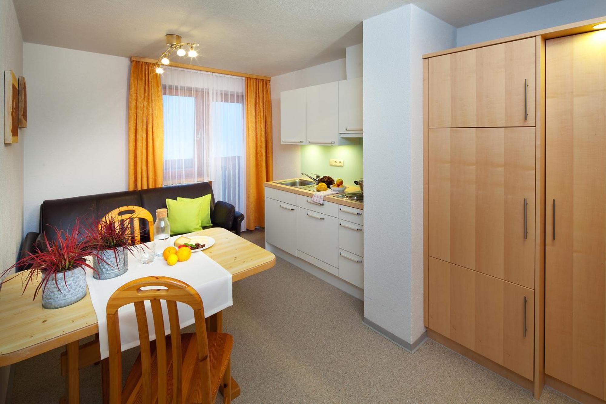 One-Bedroom Apartment Balcony,709085923:JPEG